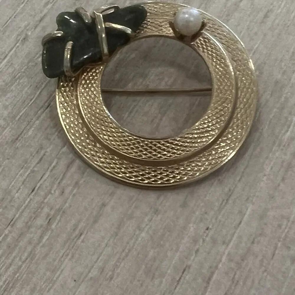 Vintage Gold Tone Brooch with Pearl And Green Stone Brooch